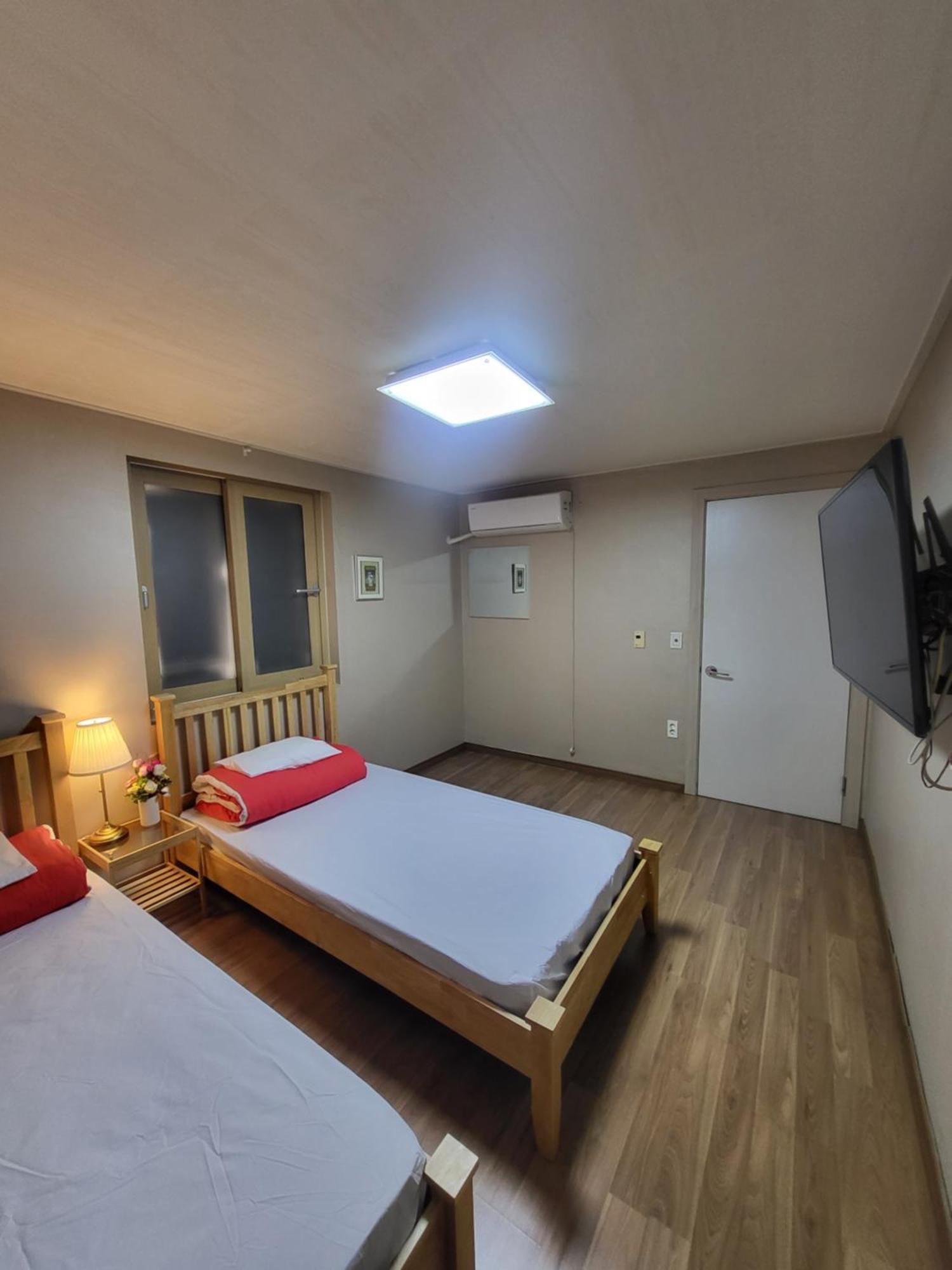 Red Guesthouse Сеул Экстерьер фото