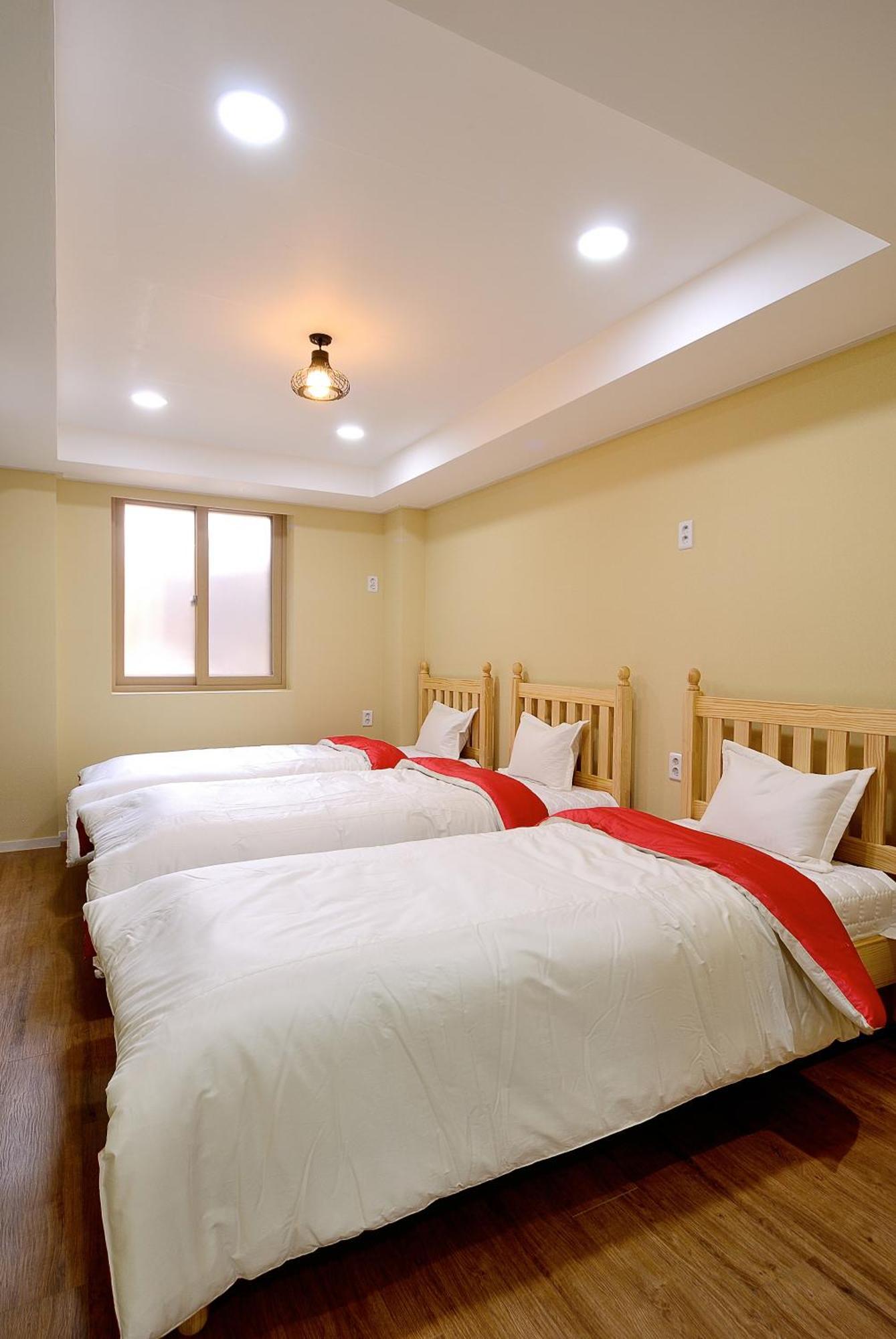 Red Guesthouse Сеул Экстерьер фото