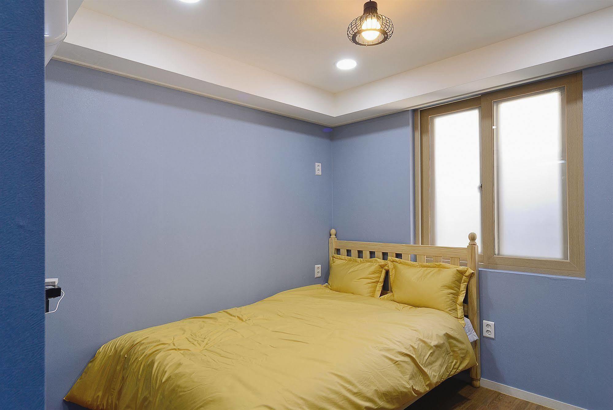 Red Guesthouse Сеул Экстерьер фото