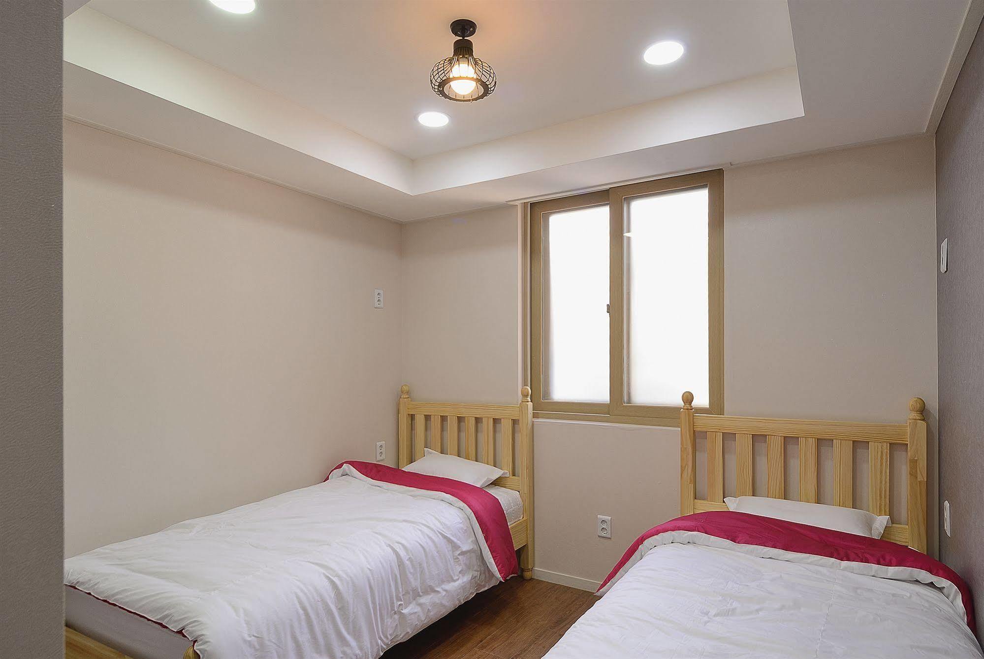 Red Guesthouse Сеул Экстерьер фото