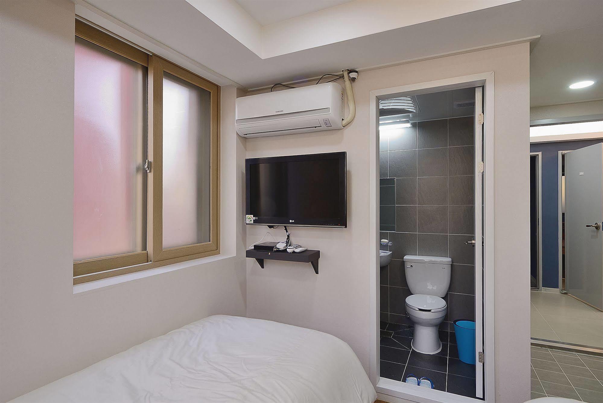 Red Guesthouse Сеул Экстерьер фото