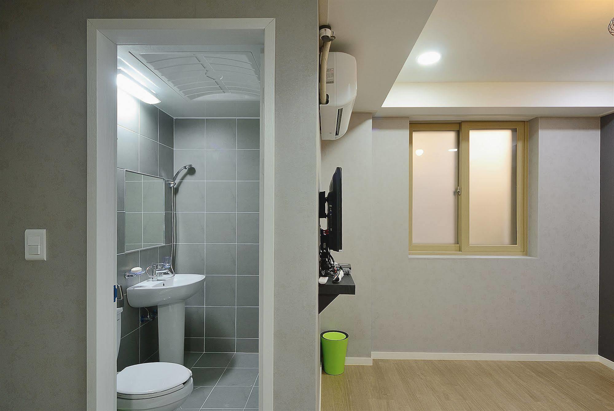 Red Guesthouse Сеул Экстерьер фото
